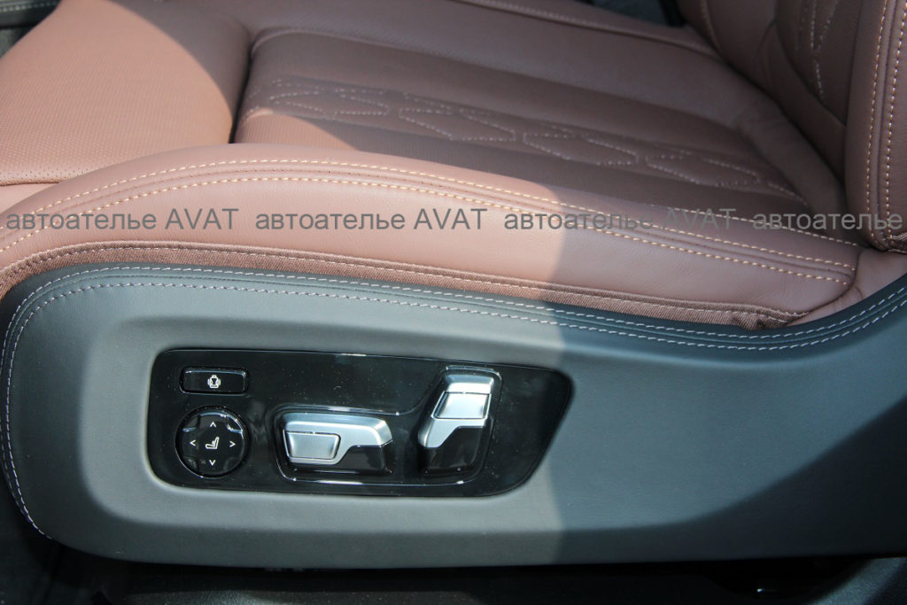 перетяжка натуральной кожей наппа боковой накладки сидения BMW X5 G05