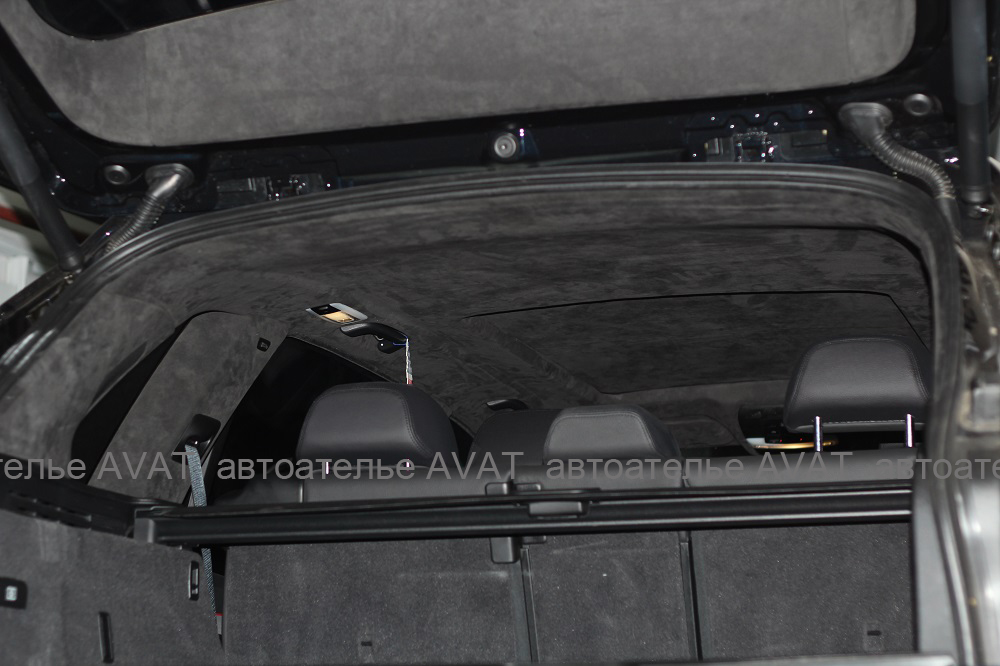 перетяжка потолка BMW X5 Итальянской алькантарой