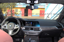 перетяжка торпедо BMW X5 G05 кожей