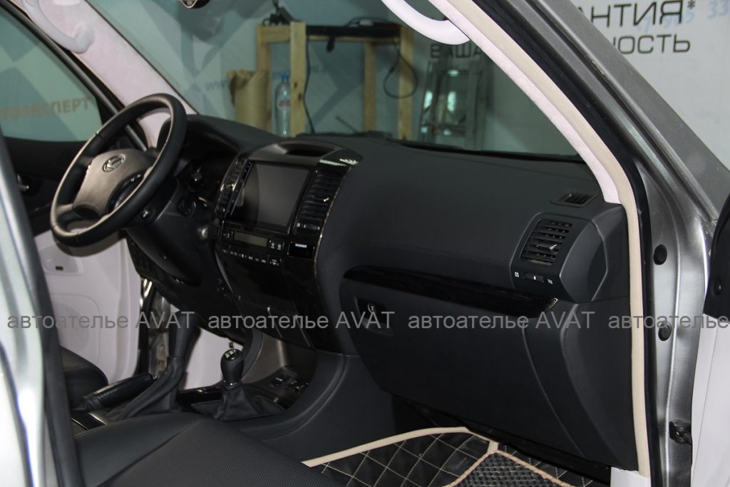 Перетяжка приборной панели (торпедо) Lexus GX